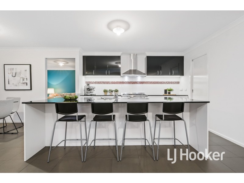 53 Greendale Boulevard, Pakenham VIC 3810