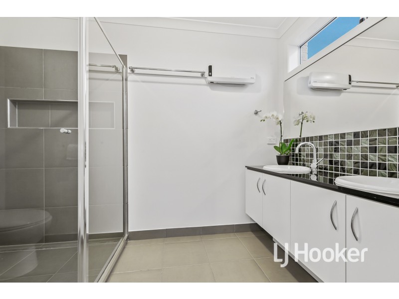 53 Greendale Boulevard, Pakenham VIC 3810