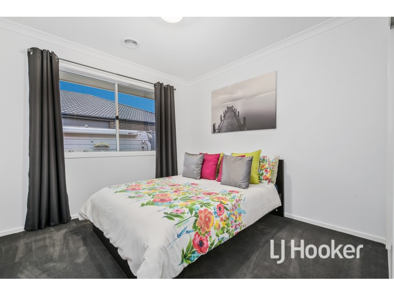 53 Greendale Boulevard, Pakenham VIC 3810