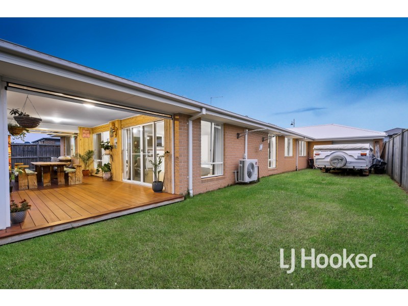 53 Greendale Boulevard, Pakenham VIC 3810