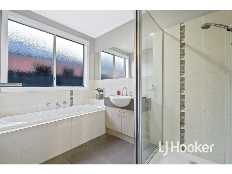 5 Como Chase, Pakenham VIC 3810