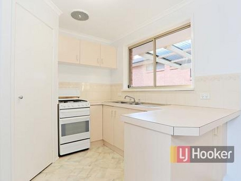 12 Balmoral Way, Pakenham VIC 3810