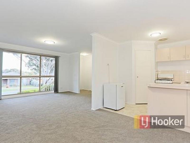 12 Balmoral Way, Pakenham VIC 3810
