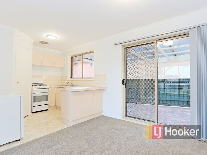 12 Balmoral Way, Pakenham VIC 3810