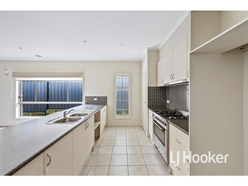 108 Windermere Boulevard, Pakenham VIC 3810