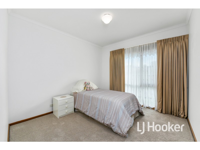 2/28A Henry Street, Pakenham VIC 3810