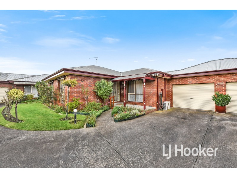 2/28A Henry Street, Pakenham VIC 3810