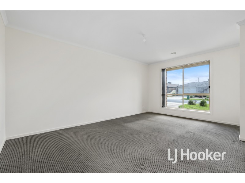 5 Salvia Avenue, Pakenham VIC 3810