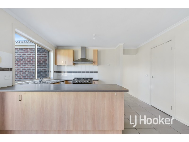 5 Salvia Avenue, Pakenham VIC 3810