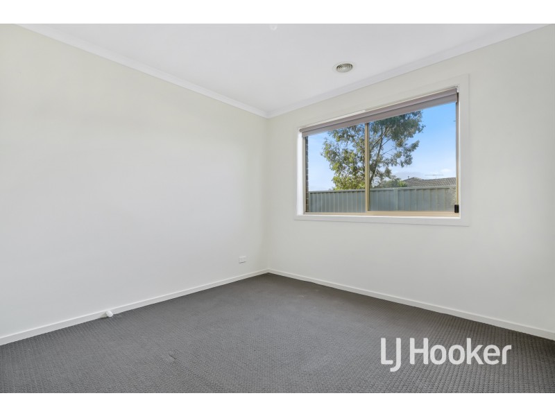 5 Salvia Avenue, Pakenham VIC 3810