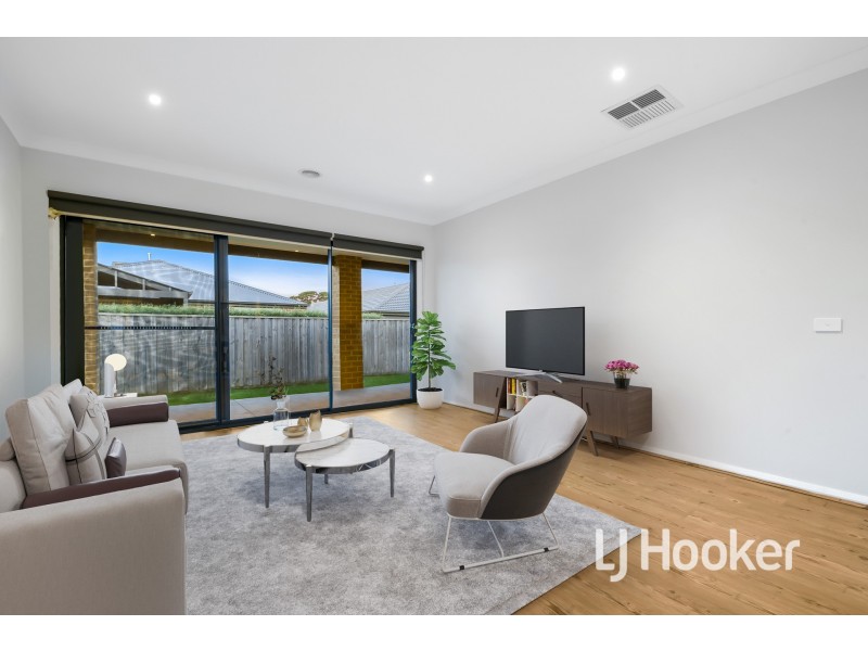 7 Brooklyn Street, Officer VIC 3809