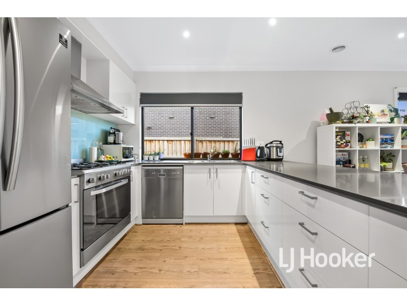 7 Brooklyn Street, Officer VIC 3809