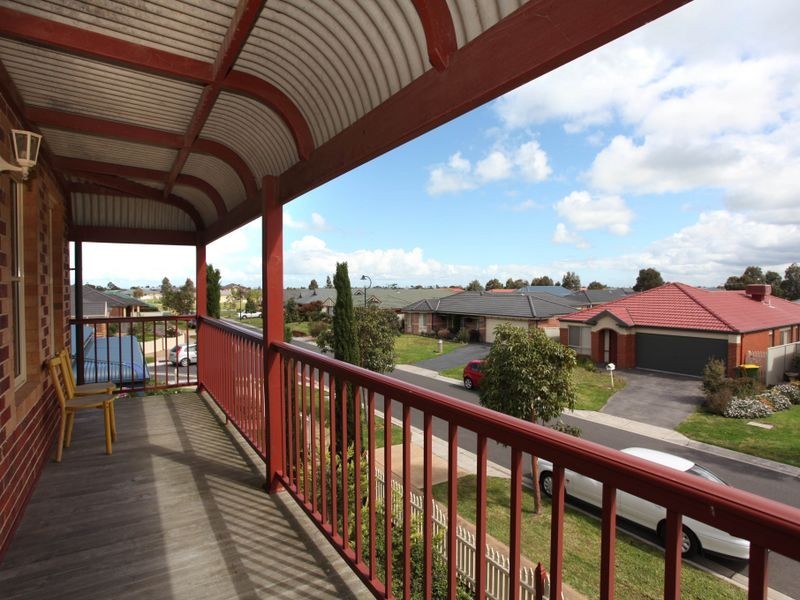 10 Spring Circuit, Pakenham VIC 3810