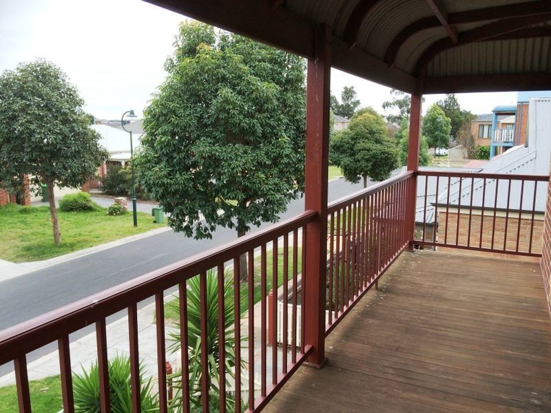 10 Spring Circuit, Pakenham VIC 3810