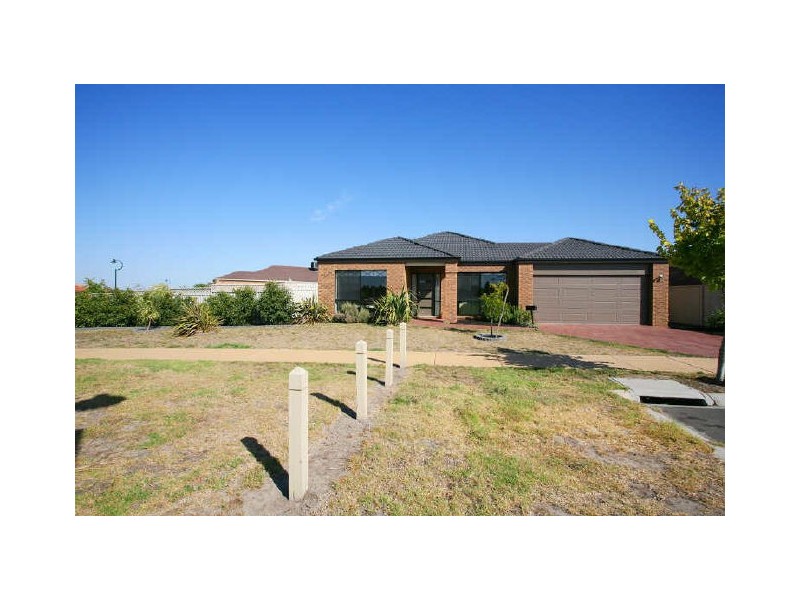 24 Howqua Place, Pakenham VIC 3810
