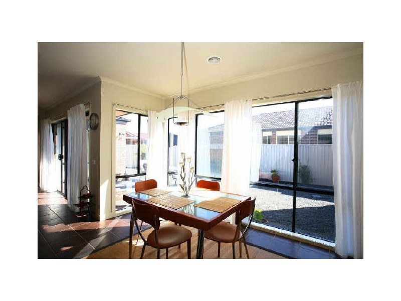 24 Howqua Place, Pakenham VIC 3810