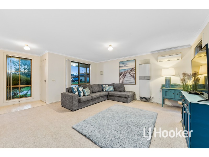 18 Rossi Close, Pakenham VIC 3810