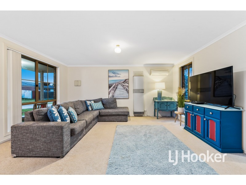 18 Rossi Close, Pakenham VIC 3810