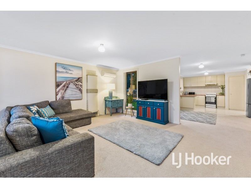 18 Rossi Close, Pakenham VIC 3810