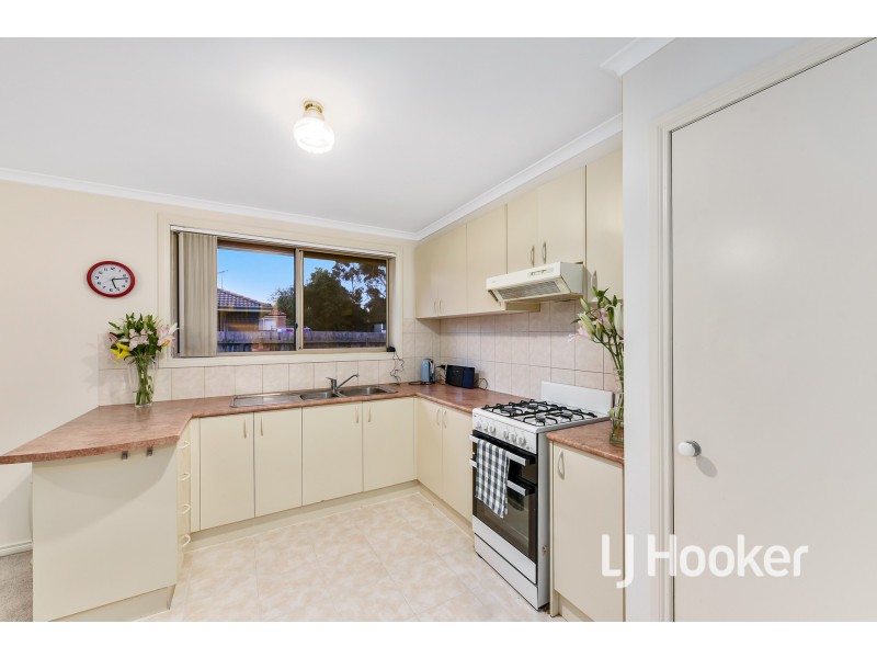 18 Rossi Close, Pakenham VIC 3810
