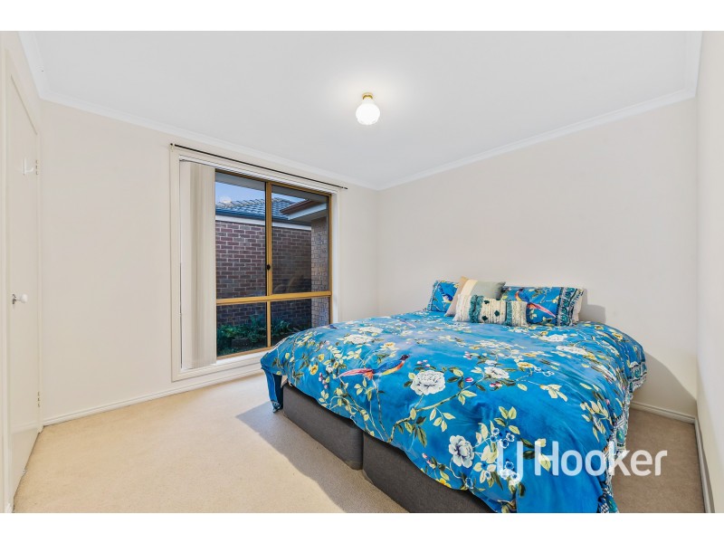 18 Rossi Close, Pakenham VIC 3810