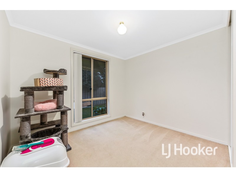 18 Rossi Close, Pakenham VIC 3810