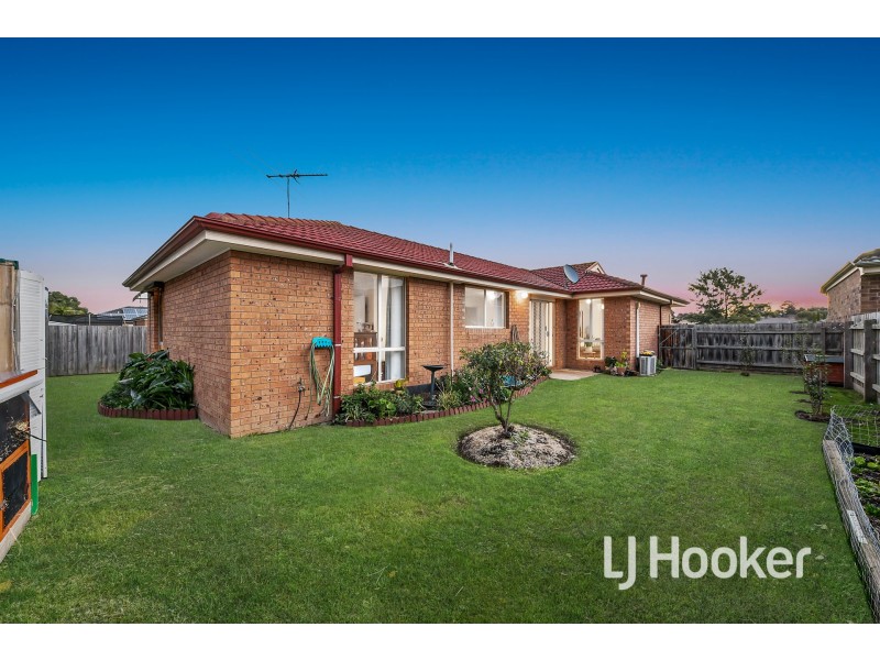 18 Rossi Close, Pakenham VIC 3810