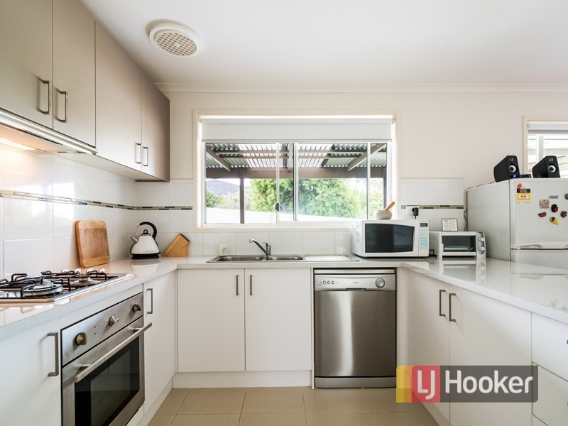 41 Ahern Road, Pakenham VIC 3810