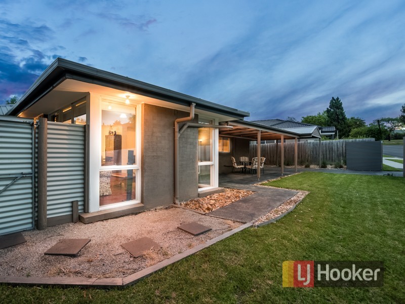 41 Ahern Road, Pakenham VIC 3810