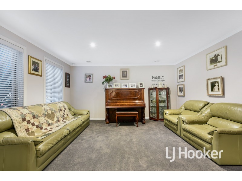 16 Arden Avenue, Pakenham VIC 3810