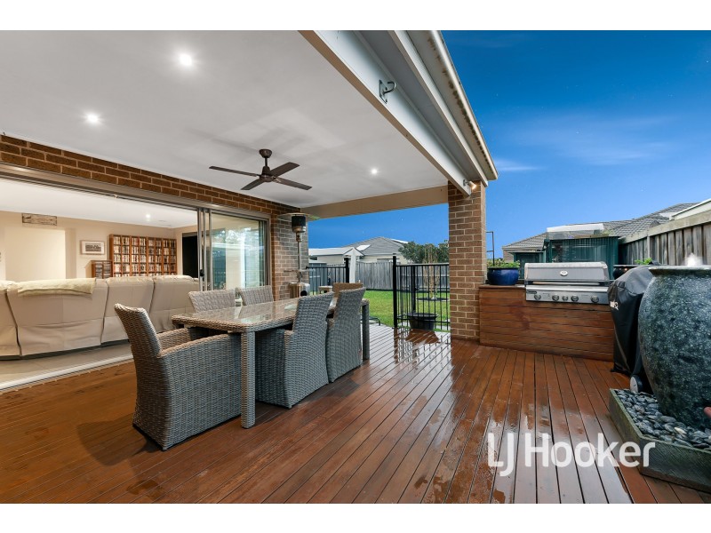 16 Arden Avenue, Pakenham VIC 3810