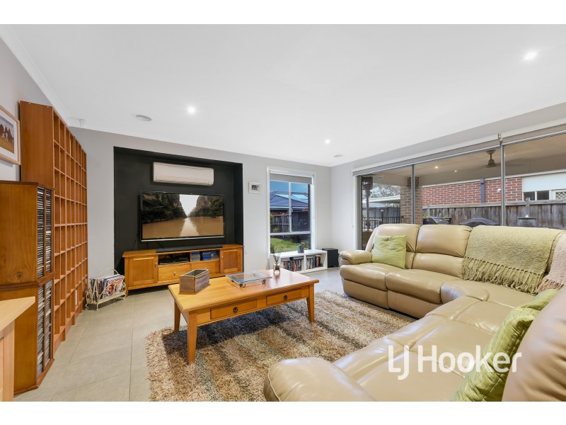 16 Arden Avenue, Pakenham VIC 3810