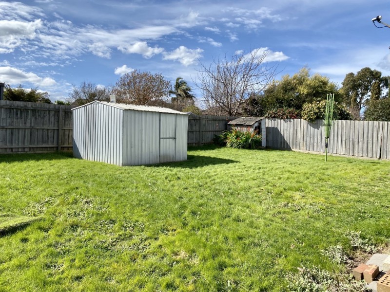 5 Leigh Drive, Pakenham VIC 3810