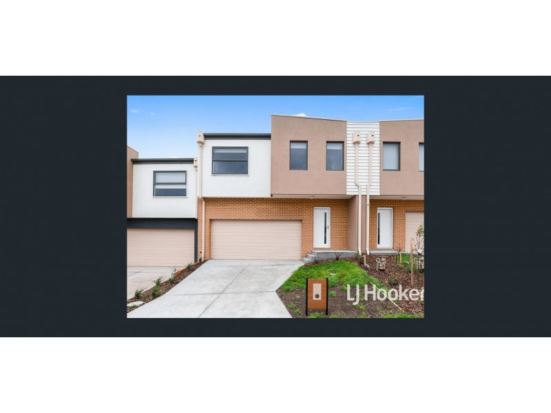 13/23 Atlantic Drive, Pakenham VIC 3810