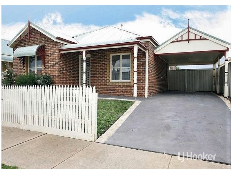 1 Willowbank Pocket, Pakenham VIC 3810