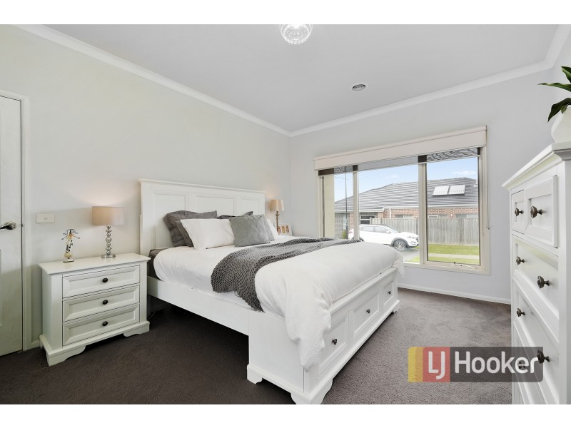 17 Ti-Tree Crescent, Officer VIC 3809