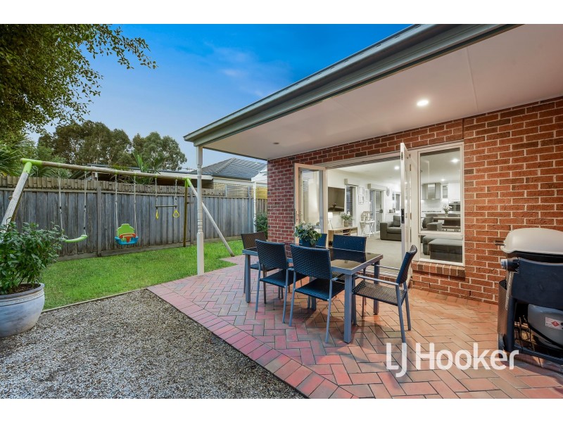 101 Oaklands Way, Pakenham VIC 3810