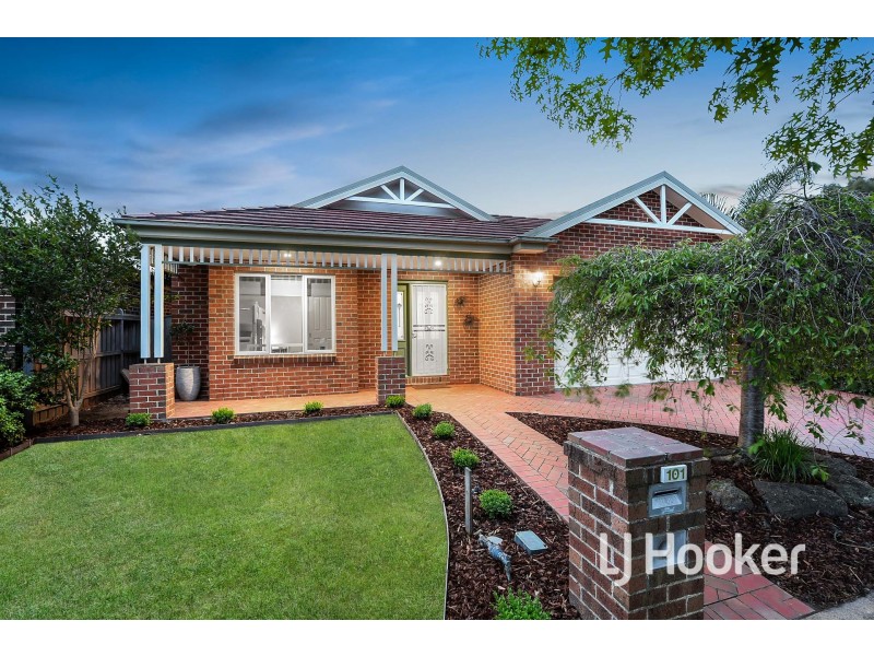 101 Oaklands Way, Pakenham VIC 3810