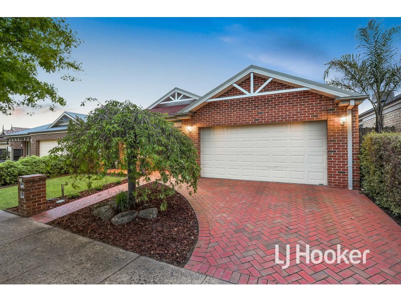101 Oaklands Way, Pakenham VIC 3810