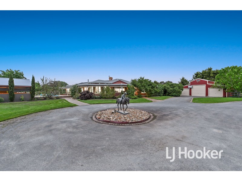 365 Hall Road, Pakenham VIC 3810