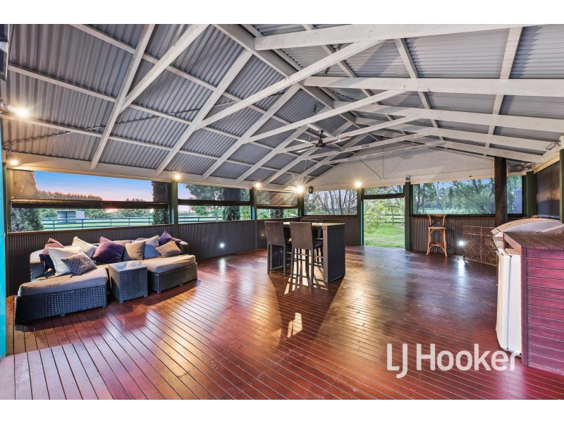 365 Hall Road, Pakenham VIC 3810