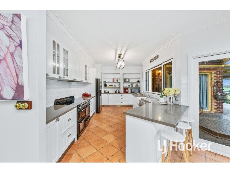 365 Hall Road, Pakenham VIC 3810