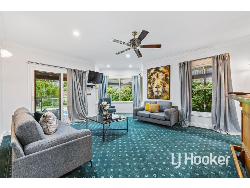 365 Hall Road, Pakenham VIC 3810