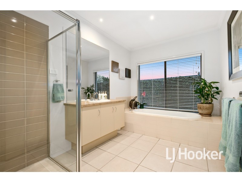 16 Sydney Street, Narre Warren South VIC 3805
