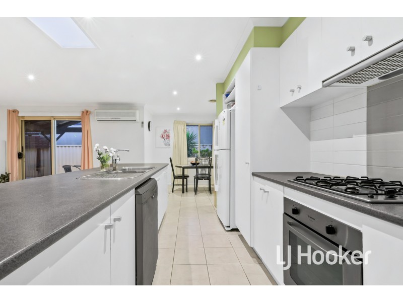 13 Teal Place, Pakenham VIC 3810