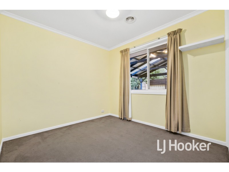 13 Teal Place, Pakenham VIC 3810