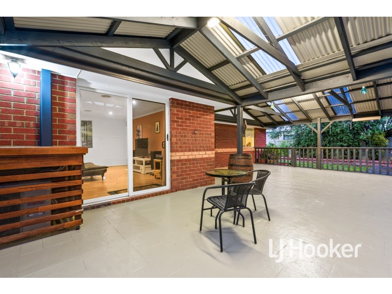 13 Teal Place, Pakenham VIC 3810