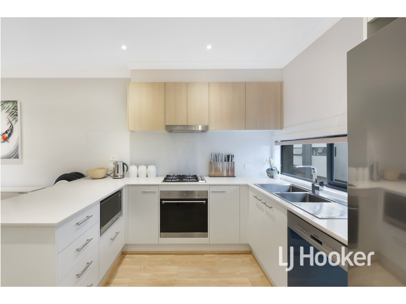 10 Rubus Way, Pakenham VIC 3810