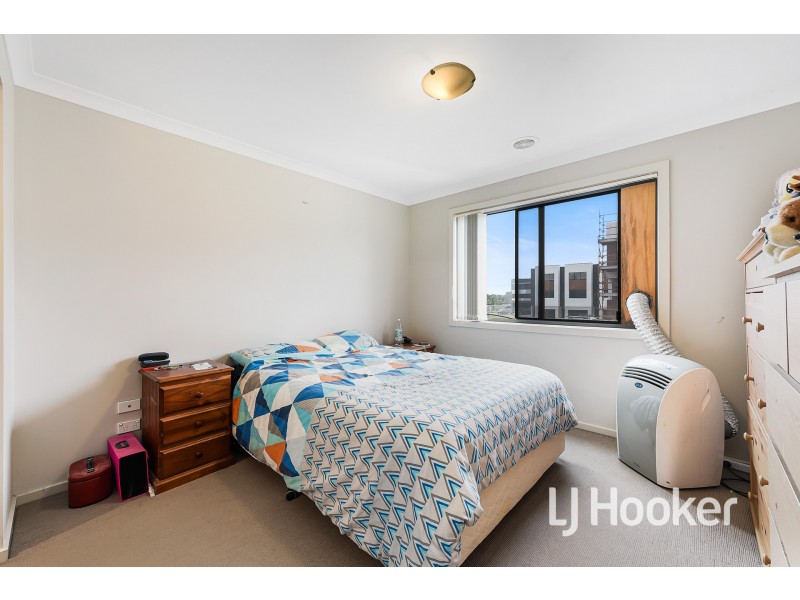 2/180 Henry Road, Pakenham VIC 3810