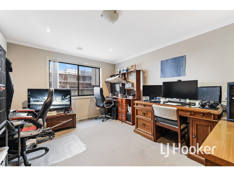 2/180 Henry Road, Pakenham VIC 3810